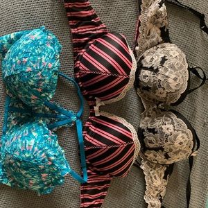 Victoria’s Secret bra bundle 34c